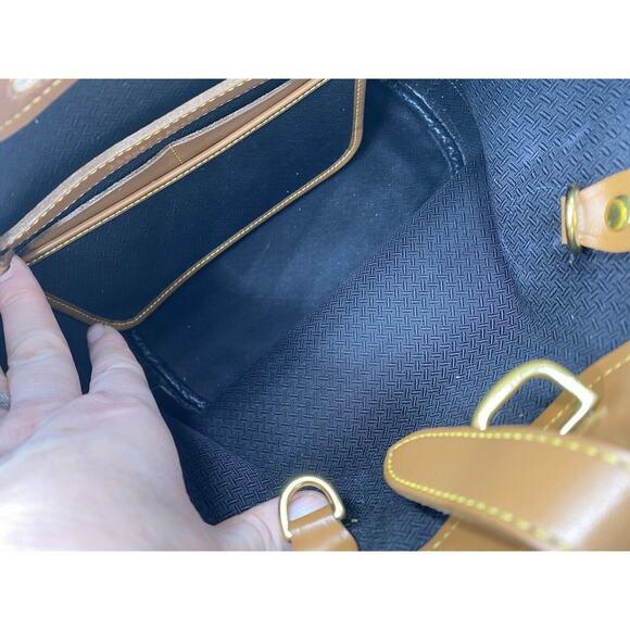 Dooney & Bourke VINTAGE T307, N°362308, made in USA,‎ Tan Small Bucket Bag - Picture 3 of 11